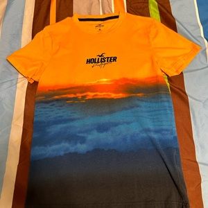 Hollister T-Shirt